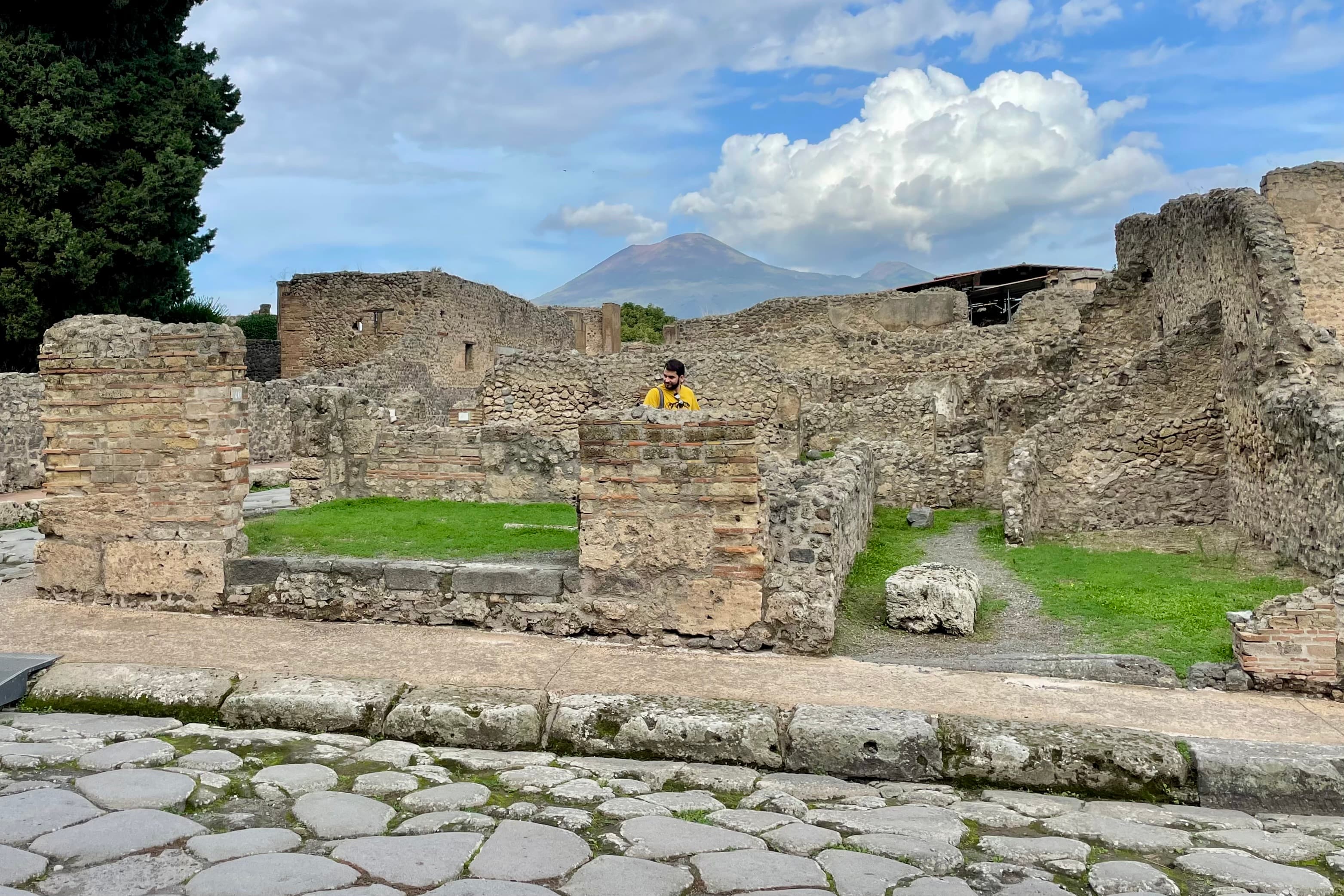 Ruinen und der Vulkan